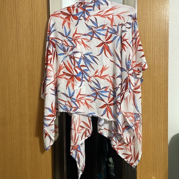 Forever 21 Contemporary size Medium tropical floral open front cover wrap shawl - Picture 6 of 7